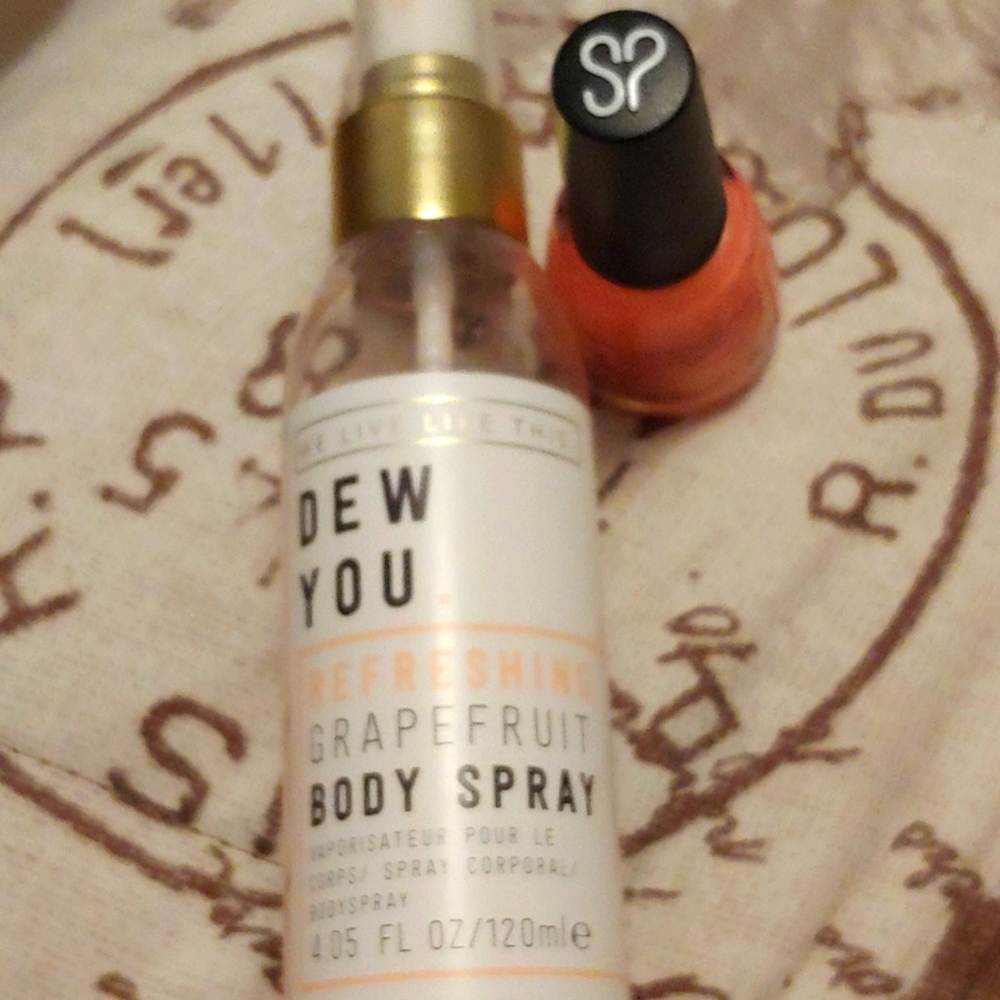 Mister and polish combo : pucker and peach